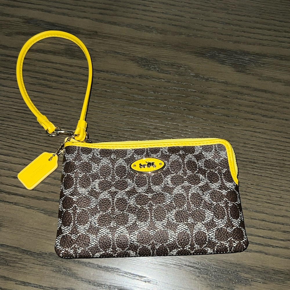NWOT Coach wristlet